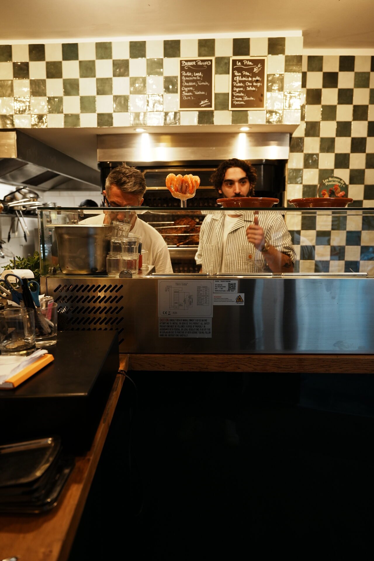 Renzo Galati et l’équipe en cuisine au Café Poulard